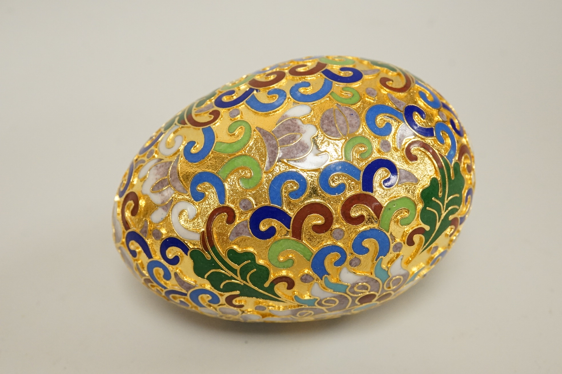 A collection of miniature enamel and cloisonné boxes, eggs and a painted rabbit, etc. (11)